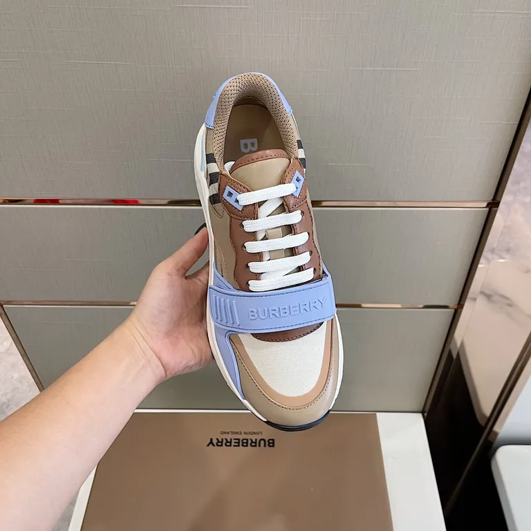 Burberry Shoe 